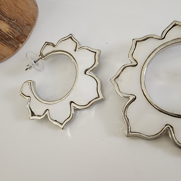 NEW Boho Silver Mother Pearl Mandala Earrings - Picture 5 of 8